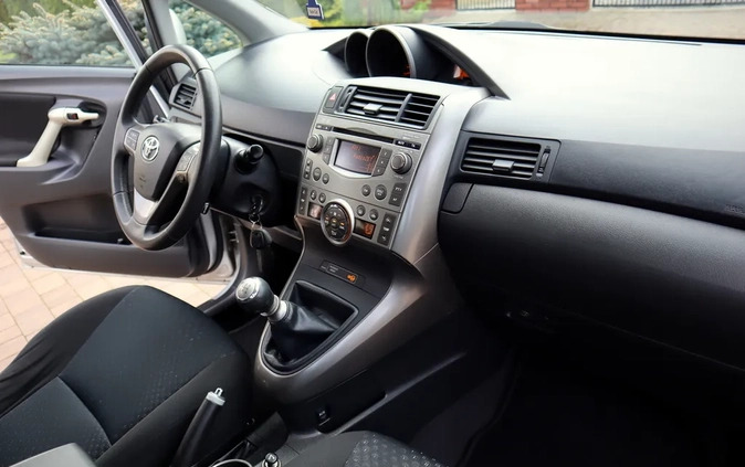 Toyota Verso cena 28900 przebieg: 205000, rok produkcji 2009 z Gołdap małe 529